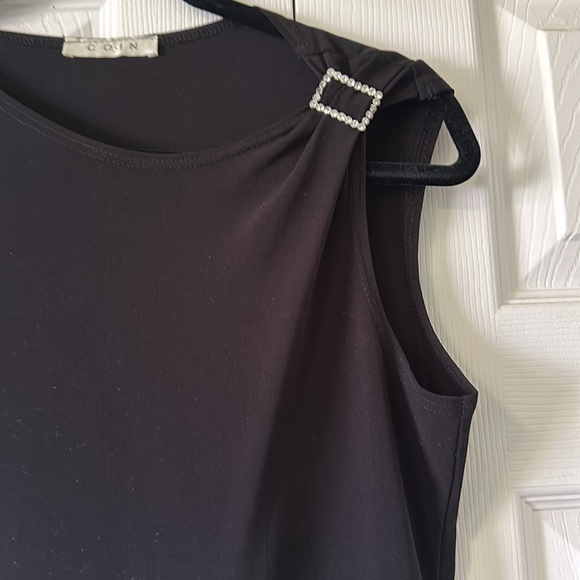 Solid black asymmetric blouse - Picture 4 of 6